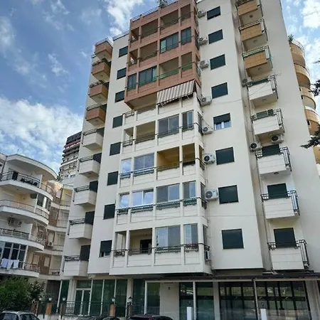 Beachfront Penthouse Appartamento